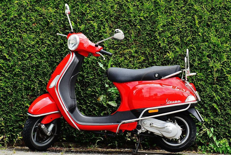 Avantaje incontestabile ale mersului pe scuter prin Bucuresti Avantaje incontestabile ale mersului pe scuter prin Bucuresti