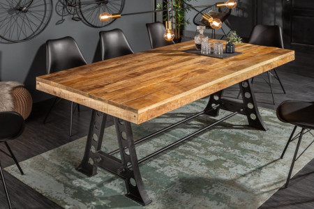 Massieve Eettafel Industrial Cm Mangohout Met Zwart Metalen Frame