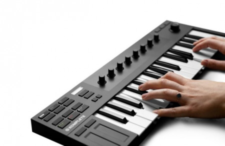 Imagens Native Instruments Komplete Kontrol M32
