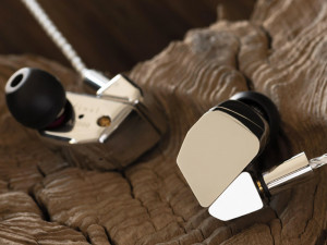 Cuffia In-Ear Hi-Fi Final Audio A8000