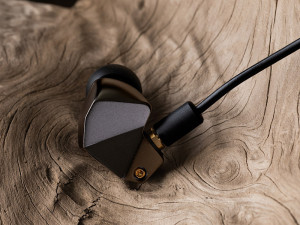 Cuffia In-Ear Hi-Fi Final Audio B2
