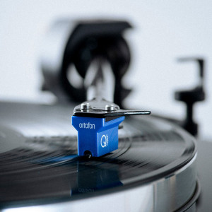 Giradischi Hi-Fi Trazione a Cinghia Pro-Ject X8 Evolution SP con Testina Ortofon Quintet Blue pre-monatata