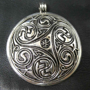 Pandantiv argint Triskelion 5.7 cm