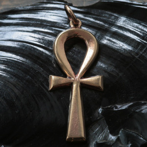 Pandantiv egiptean bronz Ankh