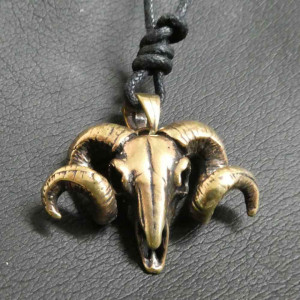 Pandantiv bronz Craniu de berbec