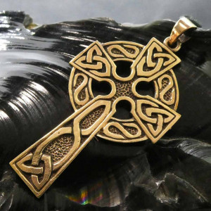 Pandantiv bronz Cruce celtica