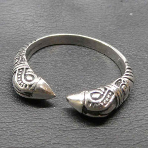 Inel argint viking Capete de Corbi