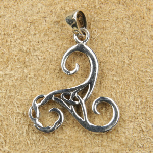 Pandantiv argint Triskelion