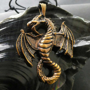 Pandantiv bronz Dragon inaripat