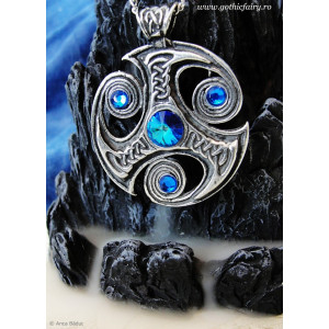 Pandantiv viking Triskelion cu cristale