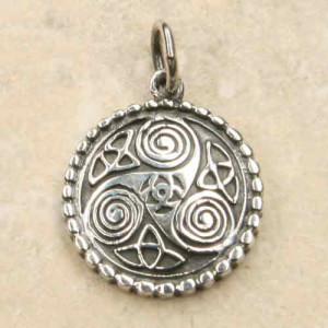 Pandantiv rotund argint Triskelion 2.5 cm