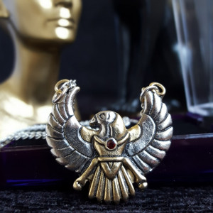Pandantiv egiptean Horus