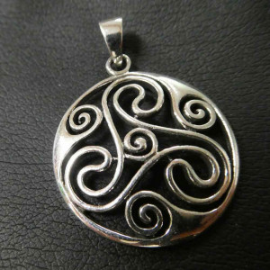 Pandantiv argint Triskelion 3.8cm