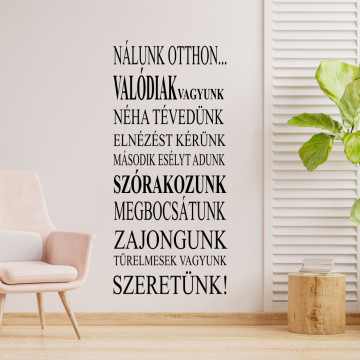 Sticker perete text in limba maghiara Nálunk otthon negru