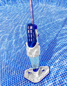 Aspirator piscina cu acumulator