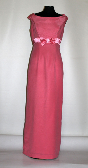 Rochie vintage de seara din crepe de chine roz somon anii '60