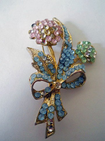 Brosa vintage flori multicolore anii '60