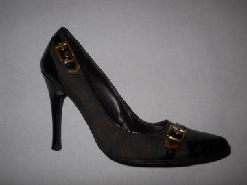 Pantofi maro "Guess"
