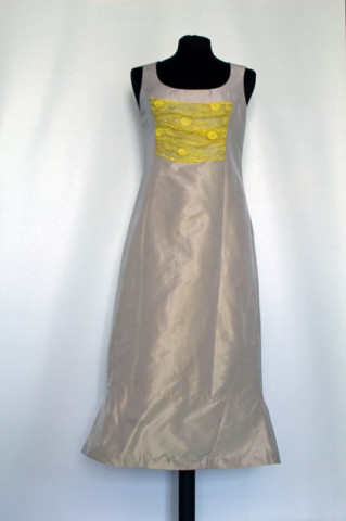 Rochie din tafta bej ornament din dantela repro anii '60
