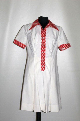 Rochie vintage aplicații roșii anii 70