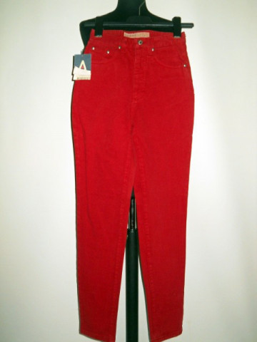 Jeans rosu "Teleria" anii '90
