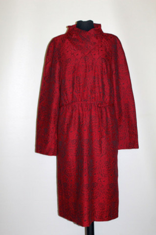 Rochie vintage din jacquard roșu cu negru anii 60