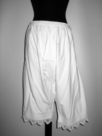 Bloomers cu dantela triunghiulara perioada victoriana cca. 1880