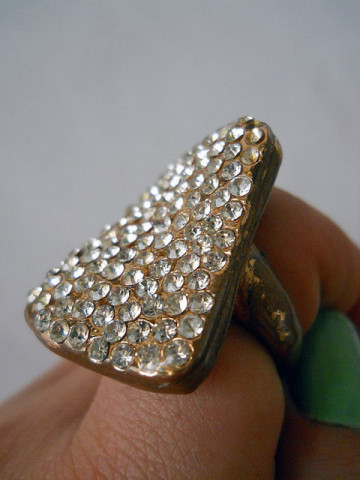 Pave vintage cu cristale anii '70