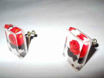 Cercei vintage din lucite cu trandafir anii '40