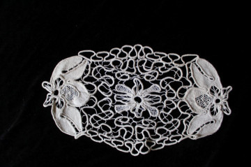 Mileu vintage oval ecru anii 70