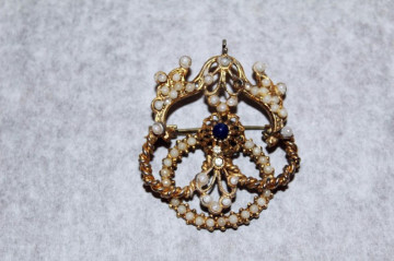 Brosa - pandativ cu ornament central albastru perioada edwardiana cca. 1900