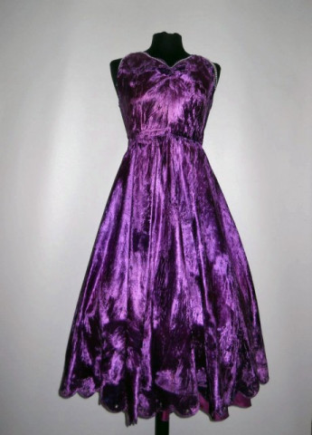 Rochie de ocazie din catifea violet anii '60