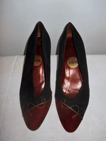 Pantofi brodati anii '80