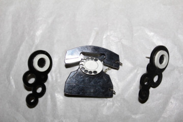 Set mod broșă și cercei telefon anii 60 - 70