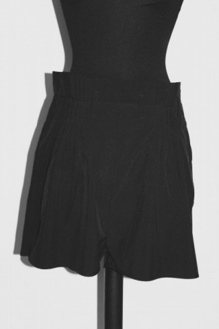 Pantaloni scurți Gina Tricot