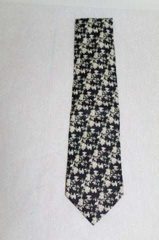 Cravata Yves Saint Laurent flori albe pe fond negru