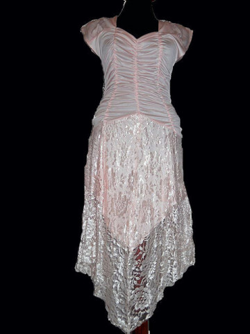 Rochie retro de ocazie roz deschis din dantela anii '80