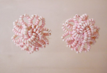 Cercei vintage floare roz margele anii '50