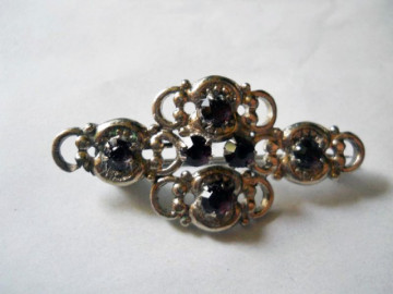 Brosa vintage granate anii '50