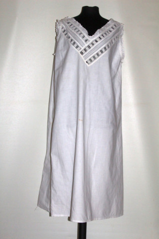 Chemise antique broderie spartă în V pe bust perioada edwardiană cca. 1910
