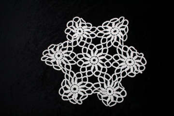 Dantela crochet vintage flori anii '60