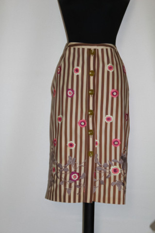 Fustă dungi și broderie florală repro anii 50