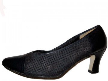 Pantofi retro piele perforata "Brigitte von Servas" anii '80