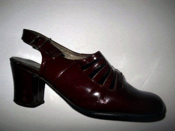Pantofi visinii lac anii '60