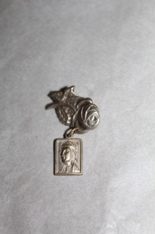 Broșă Sf. Therese din Lisieux perioada edwardiană cca. 1900