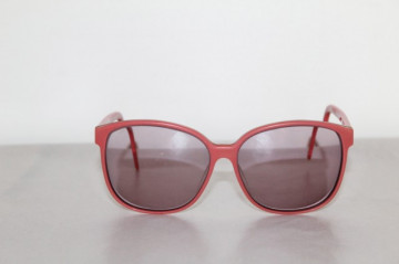 Ochelari de soare roz 'Liz Clairborne" anii '70
