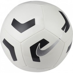Minge fotbal Nike Pitch Training 21
