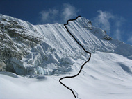 ISLAND PEAK - 6189M, LOBUCHE - 6119M - CUCERESTE UN VARF HIMALAYAN CELEBRU, LA 2 PASI DE EVEREST