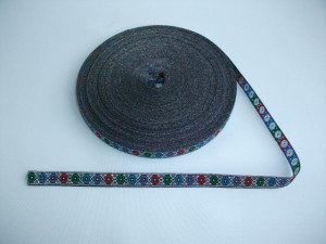 Banda tesuta ANCUTA 12 mm si 16 mm (pe fond argintiu)