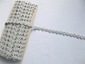 *Dantela poliester flori 1,2 cm gri argintiu